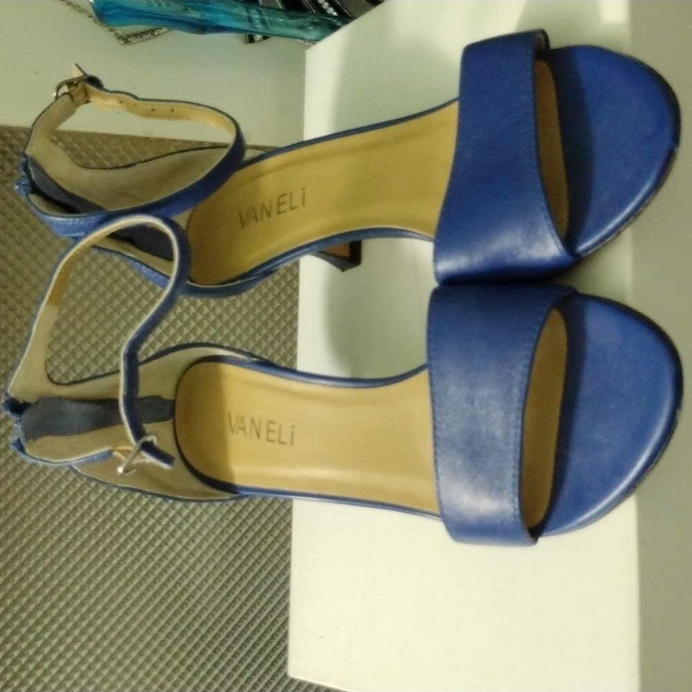COPY - Vaneli Strappy leather sandals